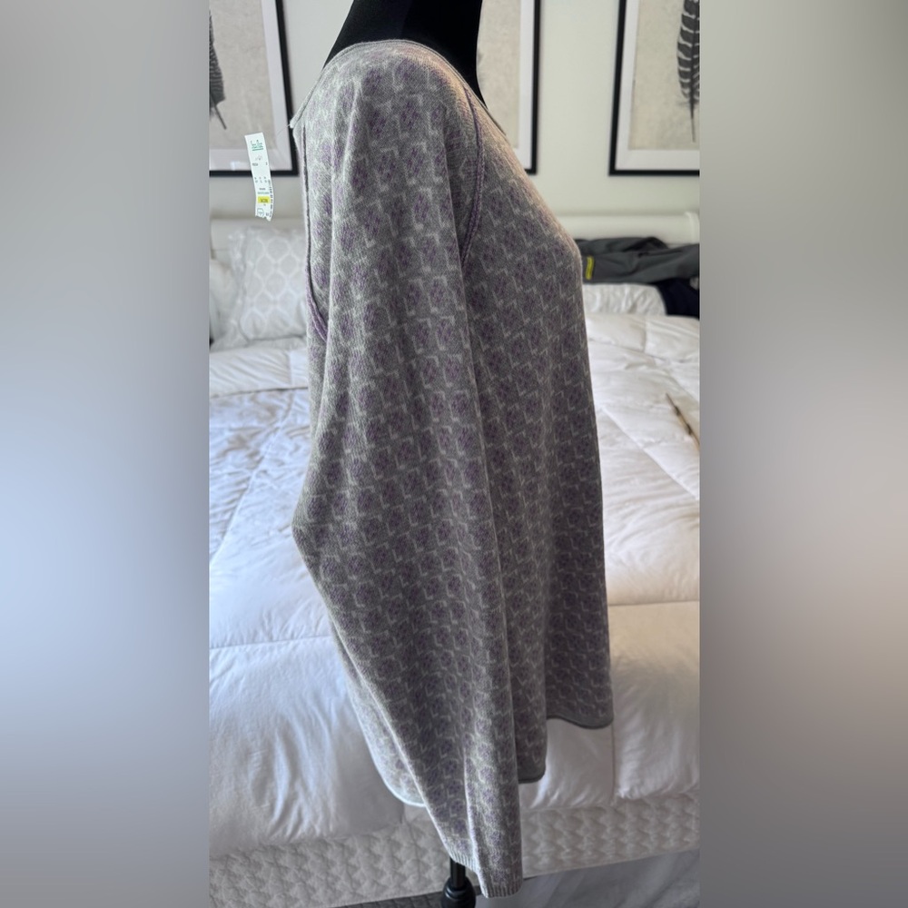 Patterned Long Sleeve Top - Picture 4 of 11